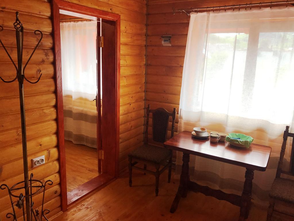 Guest House U Stasuka Vorokhta Ngoại thất bức ảnh